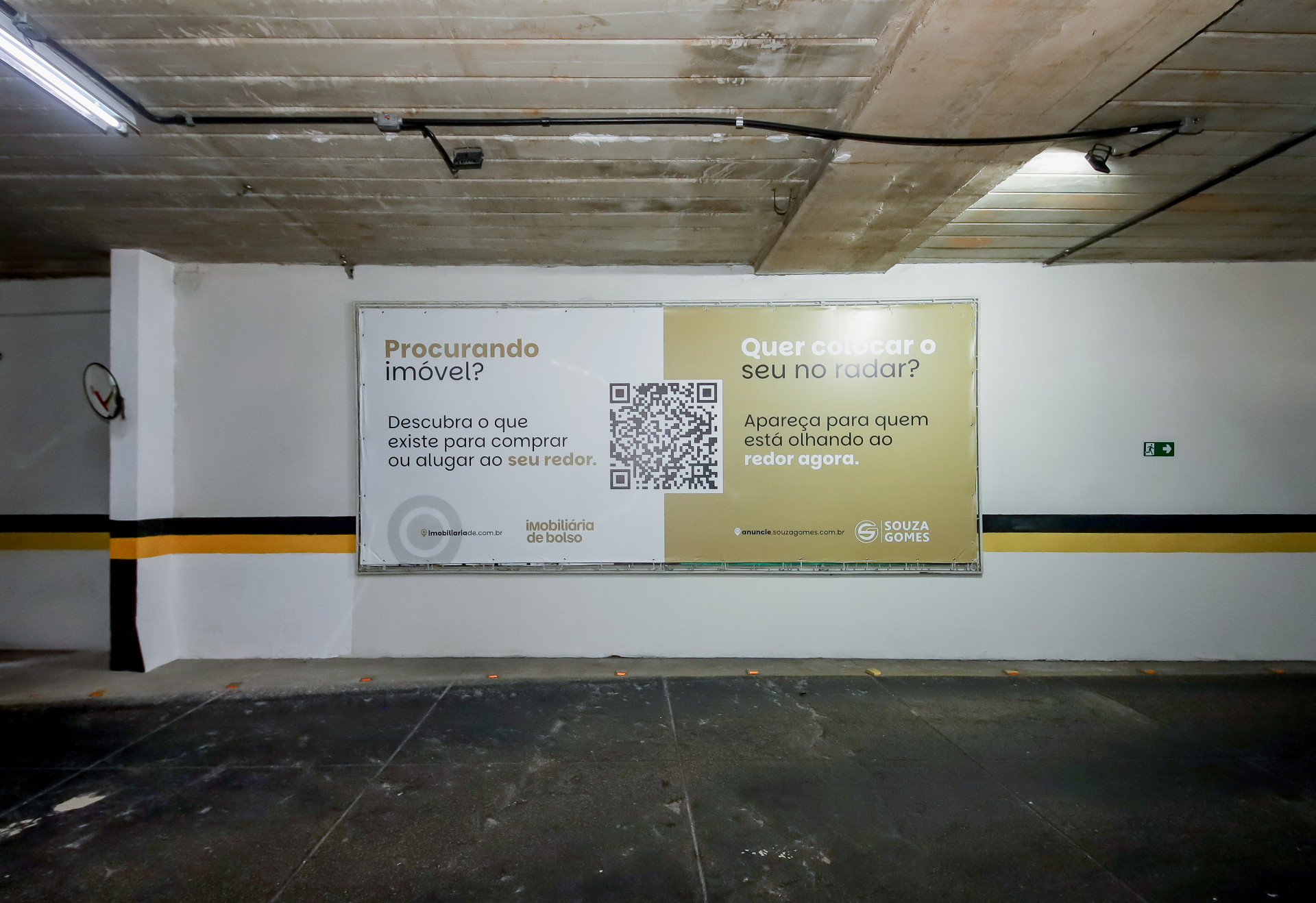Banner em garagem de shopping